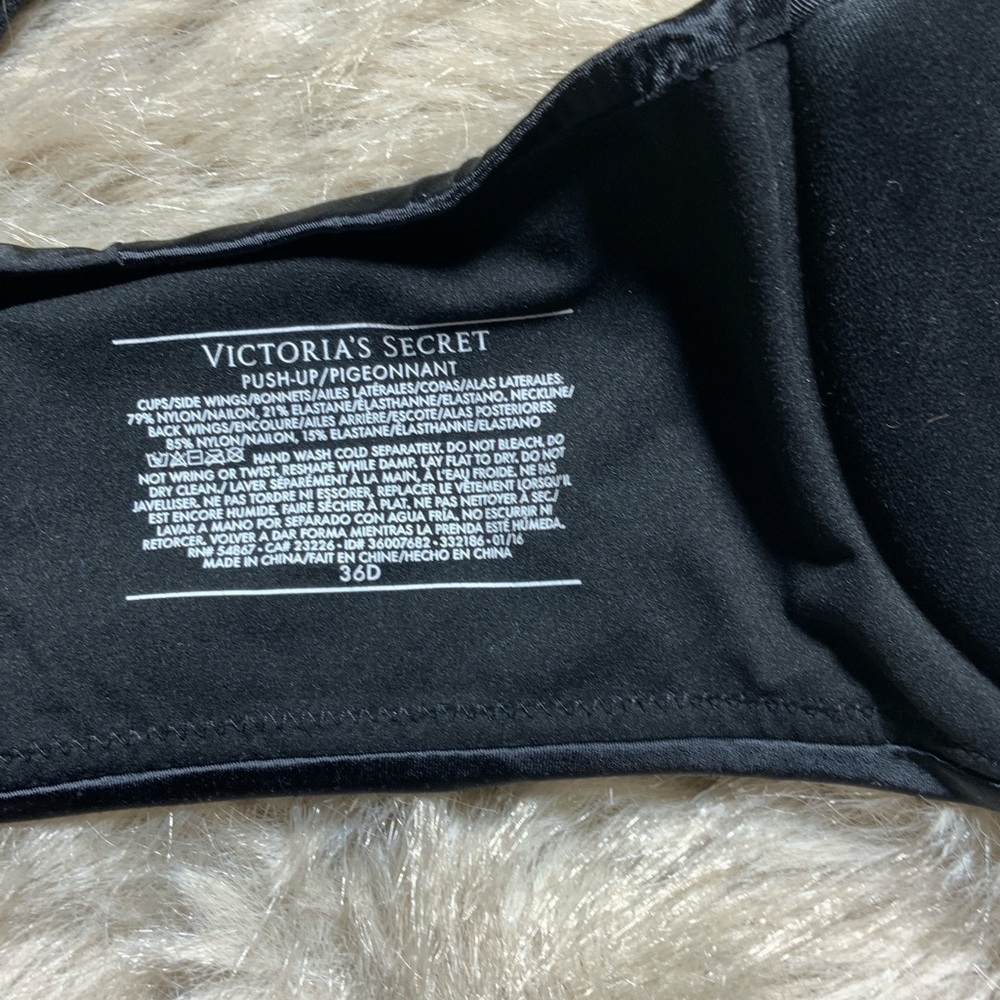 Victoria's Secret Sleek Black Bra - Picture 8 of 9